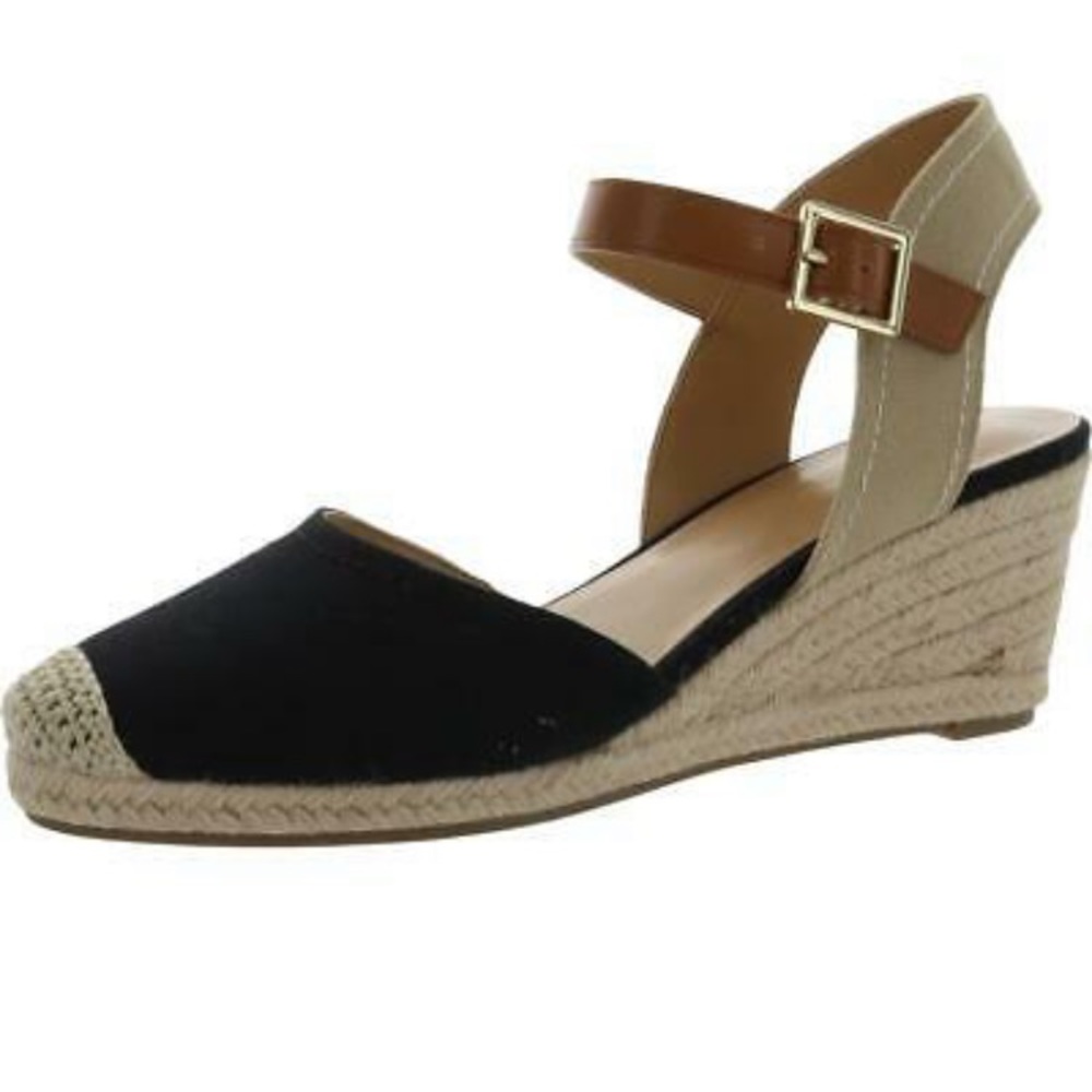 Tommy Hilfiger, Size 9 1/2 med. Nilsa ankle round toe . Wedge shoe, heel 3”.